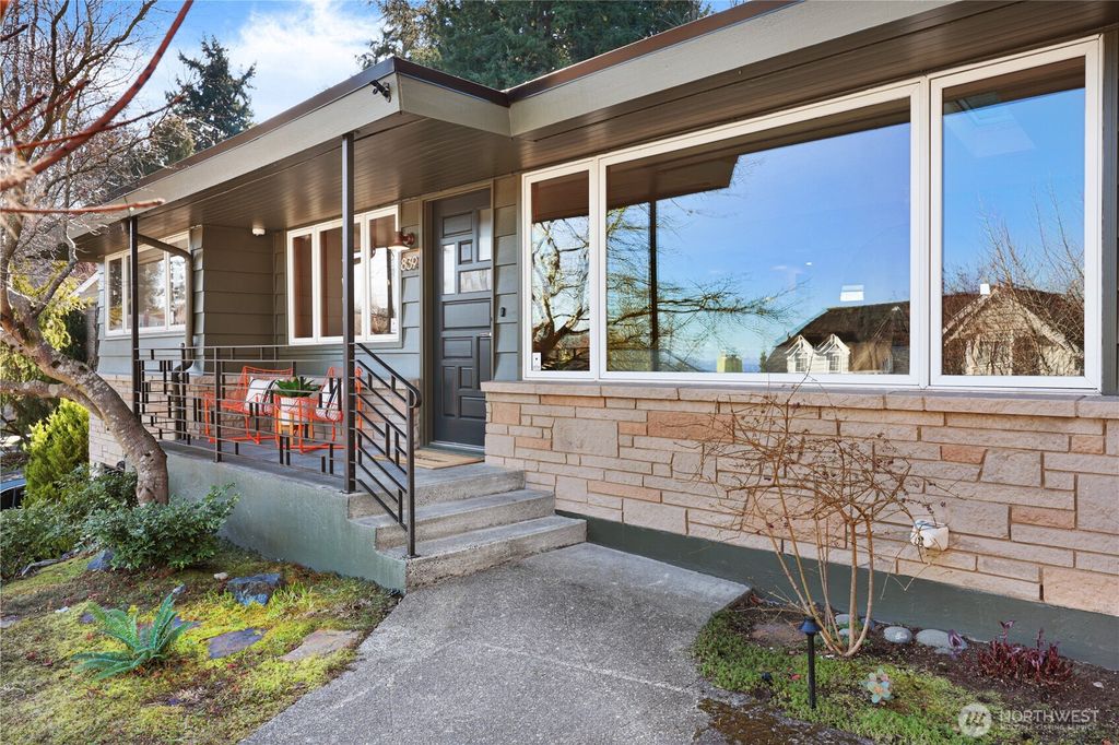 Photo of 839 W Etruria Street, Seattle, WA 98119 (MLS # 2487461)