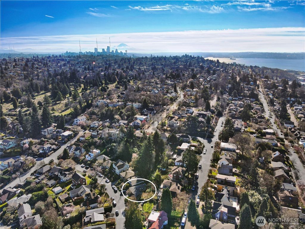 Photo of 839 W Etruria Street, Seattle, WA 98119 (MLS # 2487461)