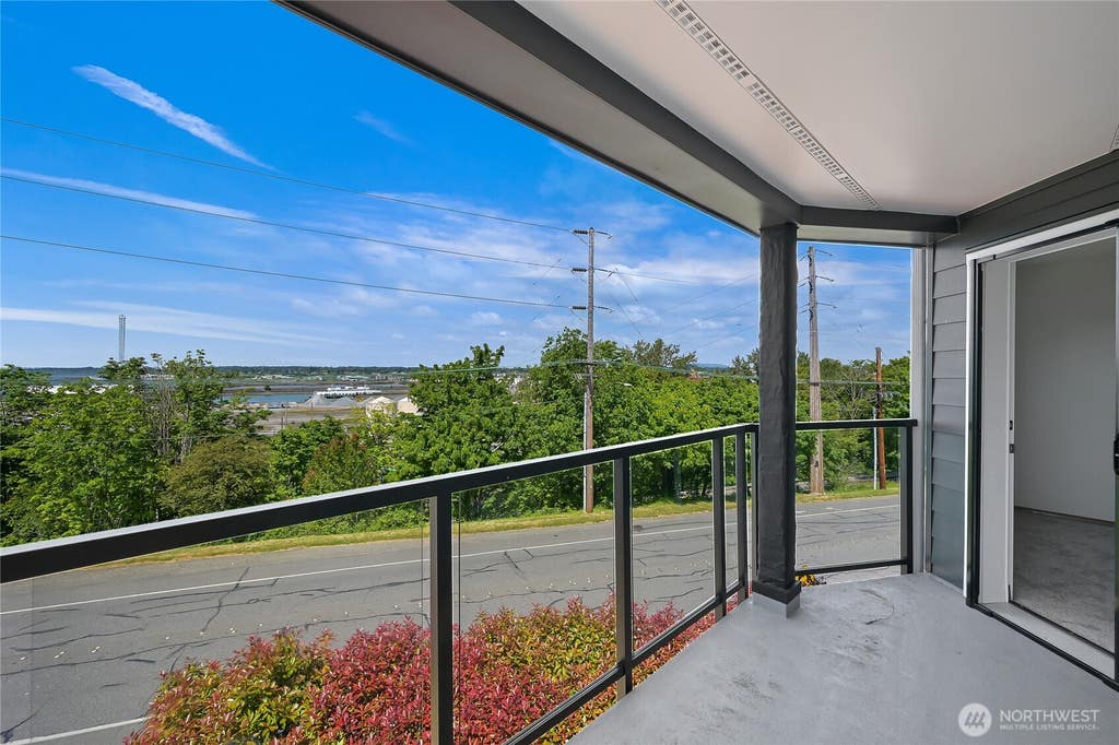 Photo of 705 N State Street #301, Bellingham, WA 98225 (MLS # 2570128)
