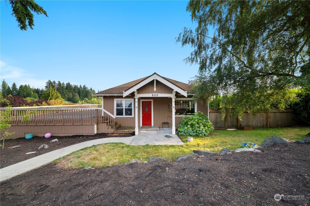 Photo of 805 19th Street, Snohomish, WA 98290 (MLS # 2285791)