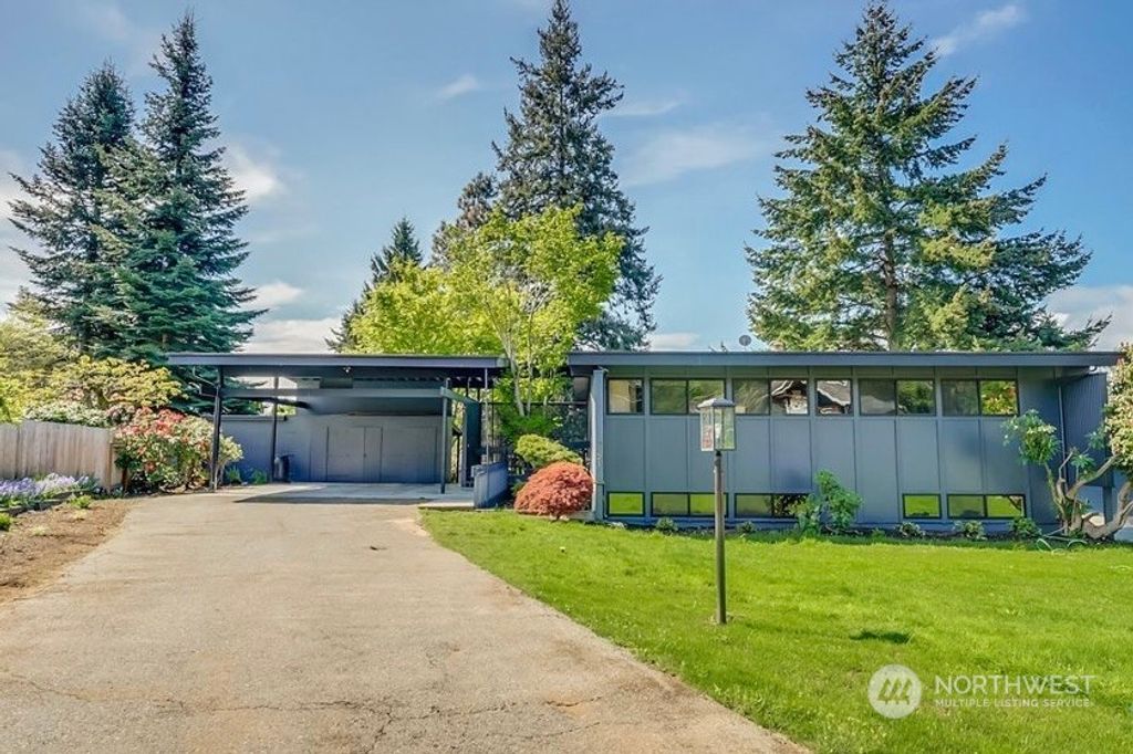Photo of 121 SW 194th Street, Normandy Park, WA 98166 (MLS # 2066718)
