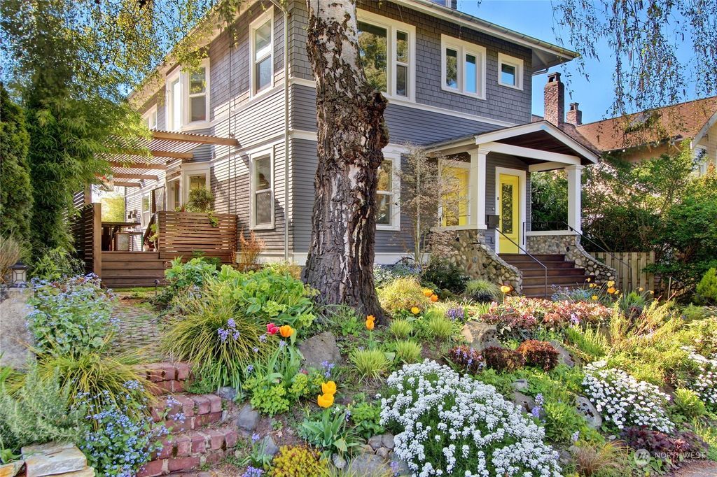 Photo of 2217 2nd Avenue W, Seattle, WA 98119 (MLS # 2245281)
