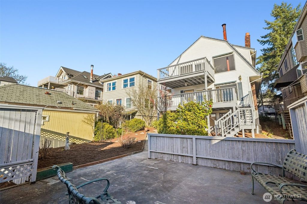 Photo of 2349 Boylston Avenue E, Seattle, WA 98102 (MLS # 2486702)
