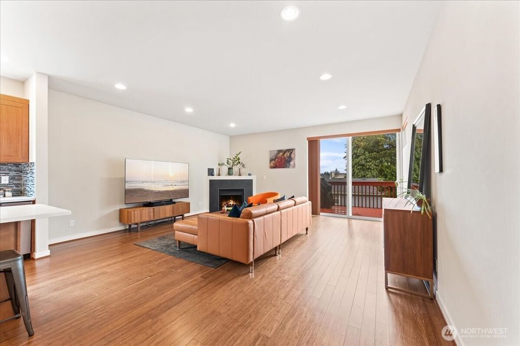 Photo of 12418 2nd Place SW, Burien, WA 98146 (MLS # 2529374)