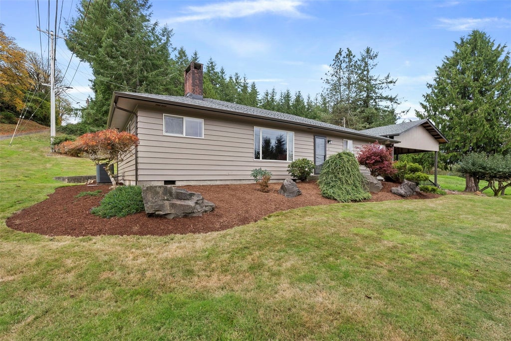 Photo of 602 Harrison Street N, Raymond, WA 98577 (MLS # 2595082)