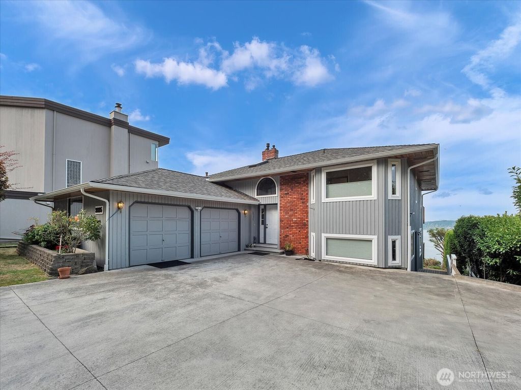 Photo of 2335 Mukilteo Speedway, Mukilteo, WA 98275 (MLS # 2426934)