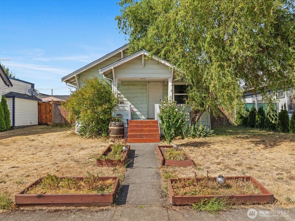 Photo of 1609 2nd Street, Marysville, WA 98270 (MLS # 2417093)