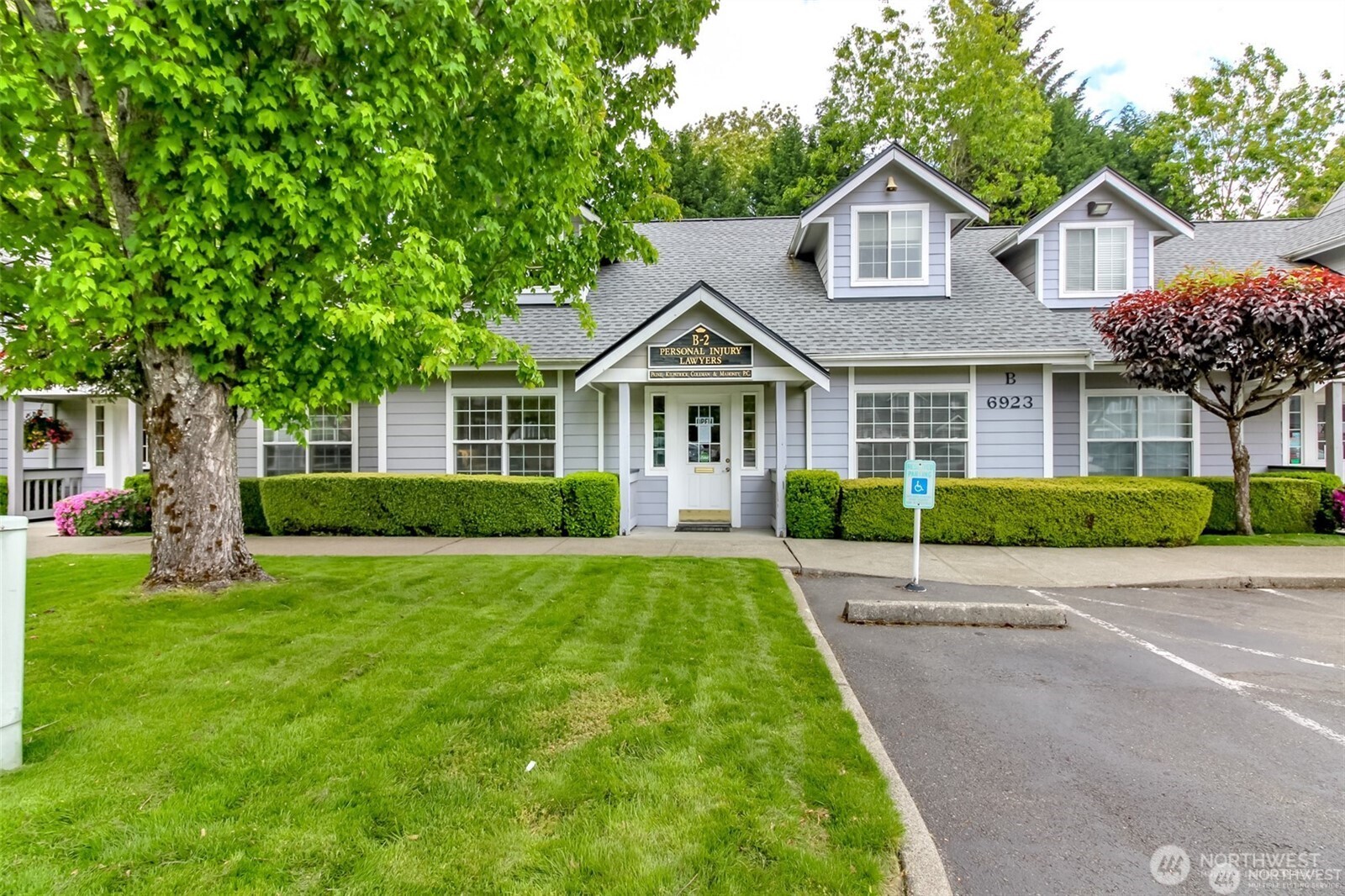 6923 Lakewood Drive W B-2