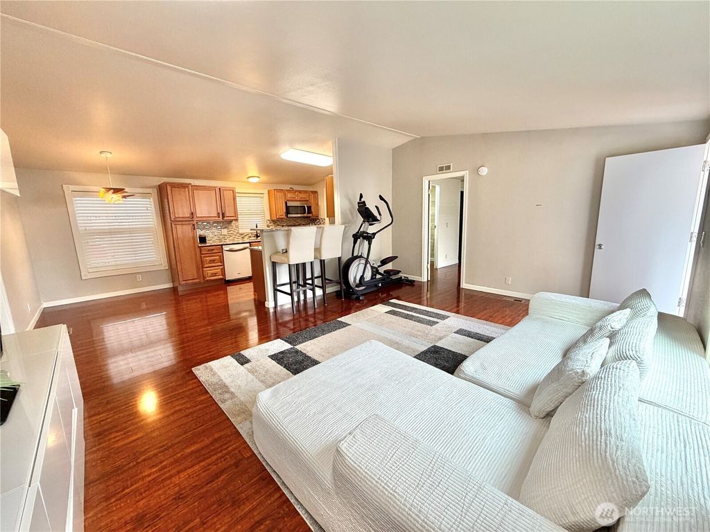 Photo of 15410 SE 272nd Street #10, Kent, WA 98042 (MLS # 2552185)