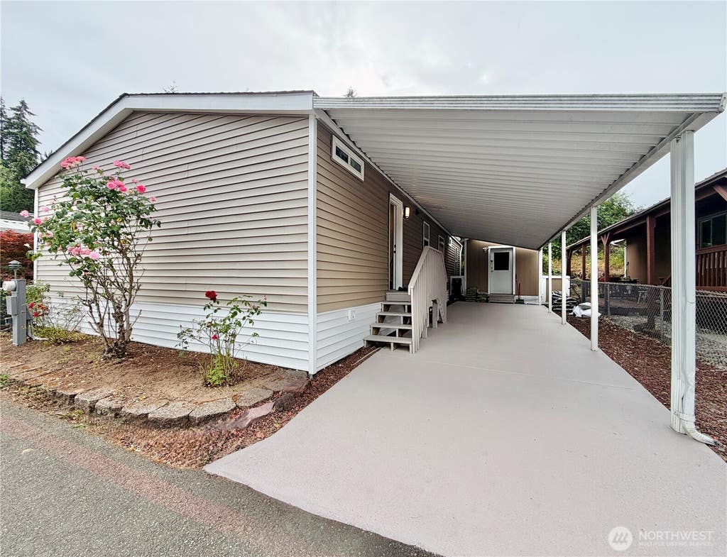 Photo of 15410 SE 272nd Street #10, Kent, WA 98042 (MLS # 2552185)
