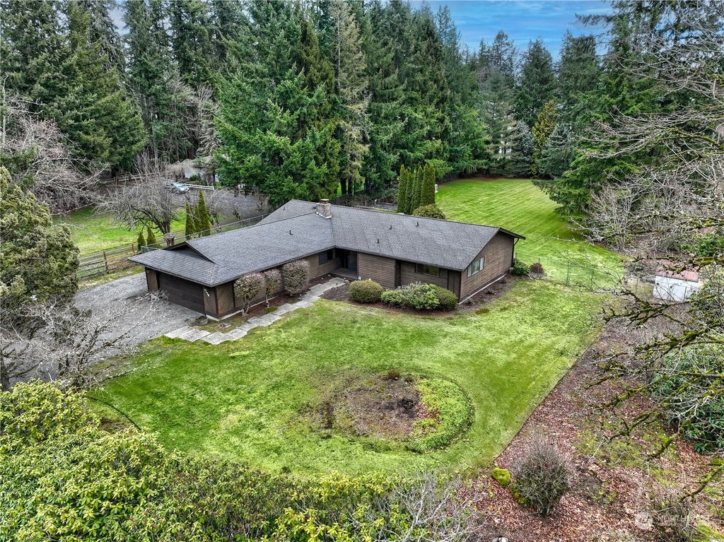 Photo of 2818 226th Avenue SE, Sammamish, WA 98075 (MLS # 2045001)