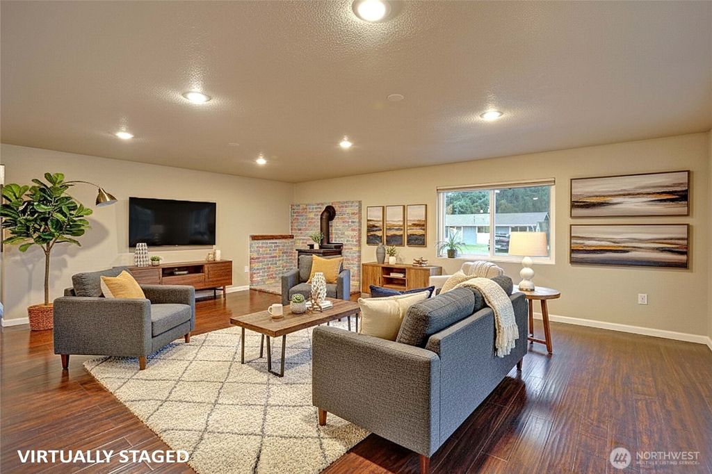 Photo of 208 W Galena Street, Granite Falls, WA 98252 (MLS # 2446844)