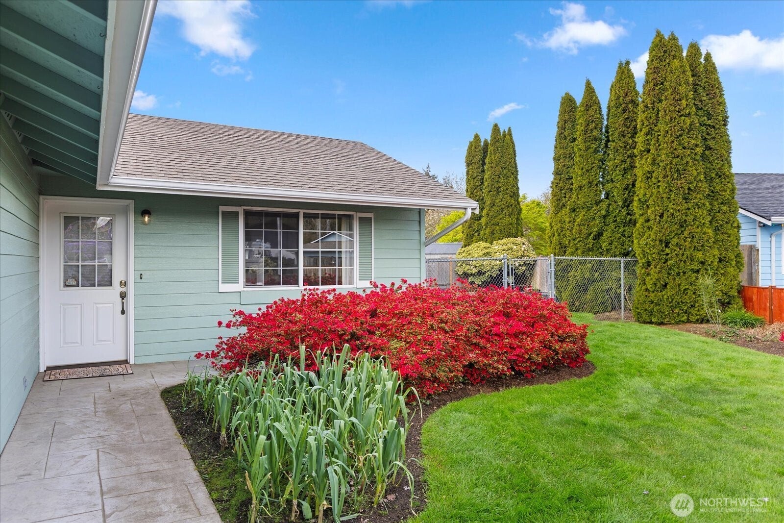 9718 52nd Drive NE