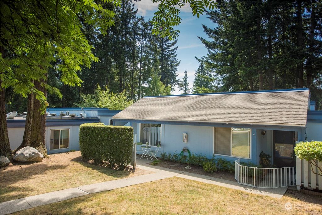 Photo of 4308 NE Sunset Boulevard #V3, Renton, WA 98059 (MLS # 2125441)