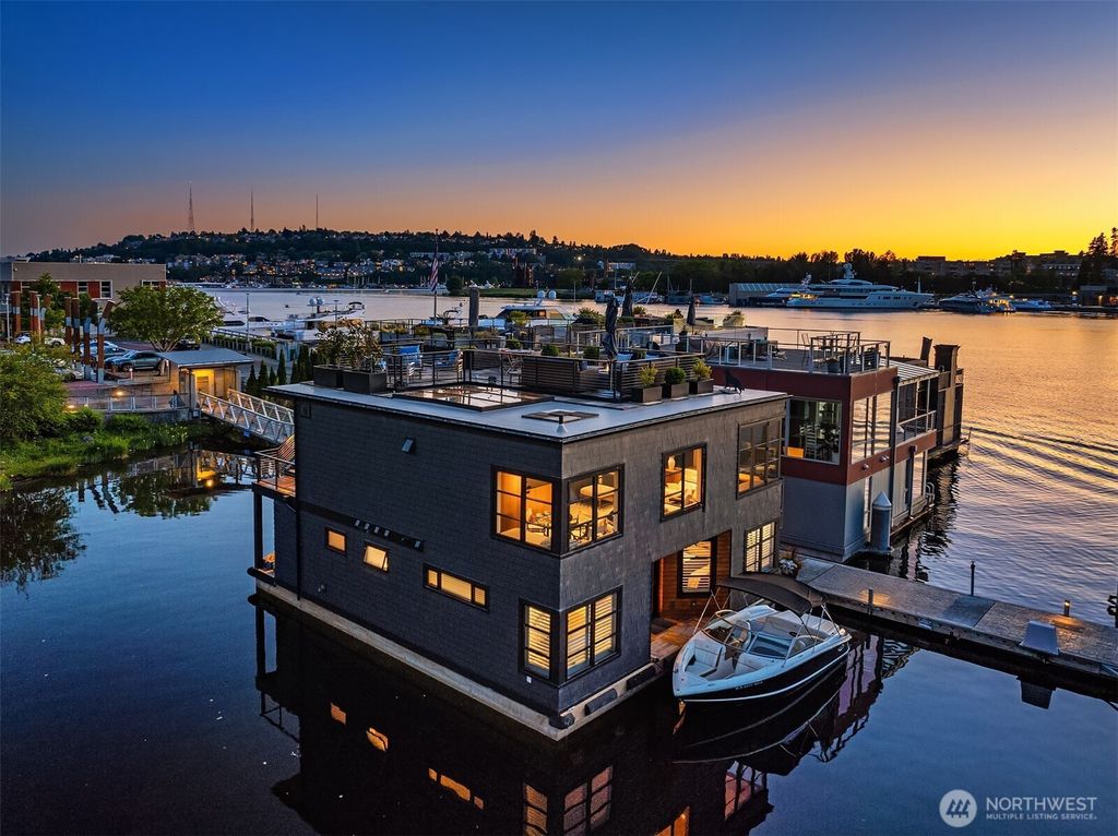 Photo of 2821 Fairview Avenue E #5, Seattle, WA 98102 (MLS # 2504851)