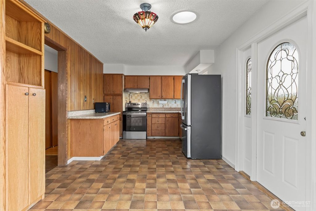 Photo of 1729 121st Street S, Tacoma, WA 98444 (MLS # 2498942)