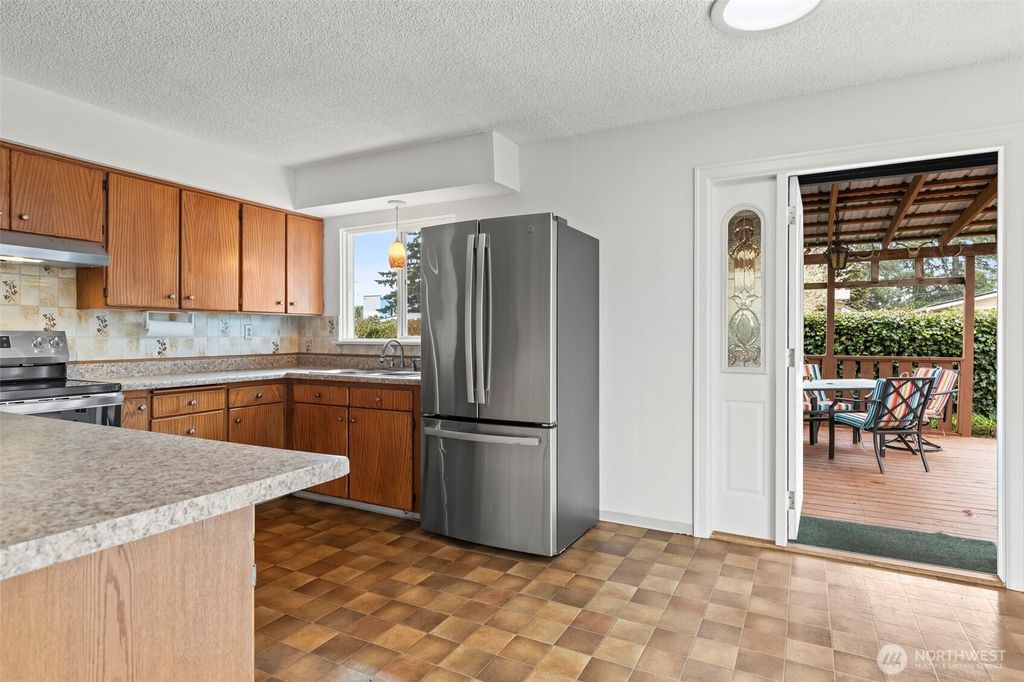 Photo of 1729 121st Street S, Tacoma, WA 98444 (MLS # 2498942)