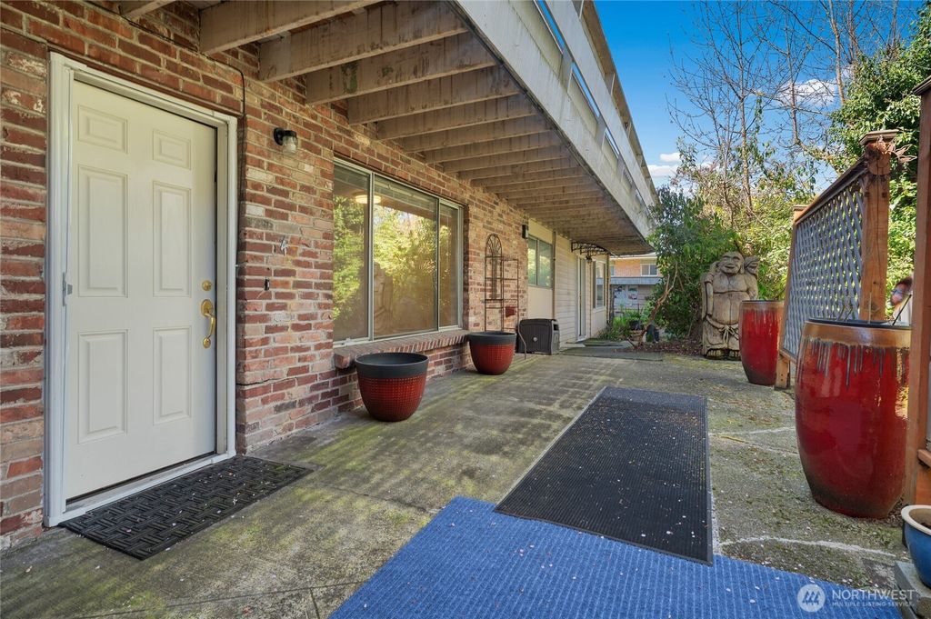 Photo of 324 3rd Avenue S, Edmonds, WA 98020 (MLS # 2521636)
