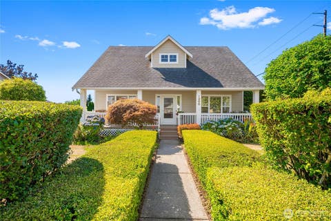 Photo of 1200 Elm Street, Lynden, WA 98264 (MLS # 2568860)