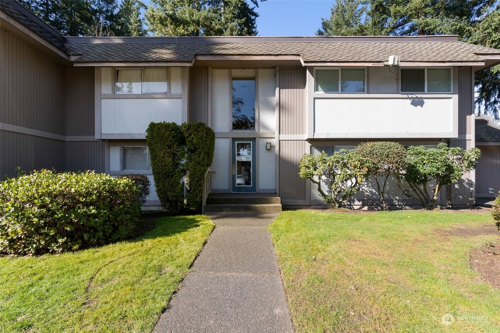 Photo of 4601 SW 320th Street #G-6, Federal Way, WA 98023 (MLS # 2204005)