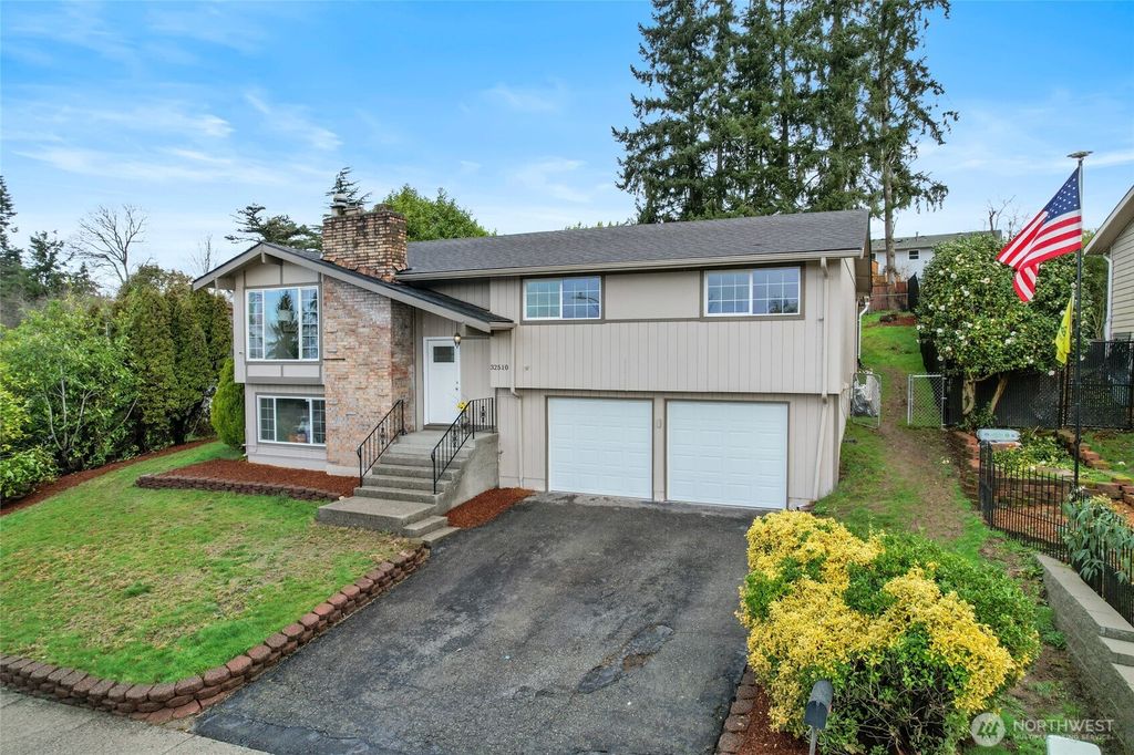 Photo of 32510 23rd Avenue SW, Federal Way, WA 98023 (MLS # 2480489)