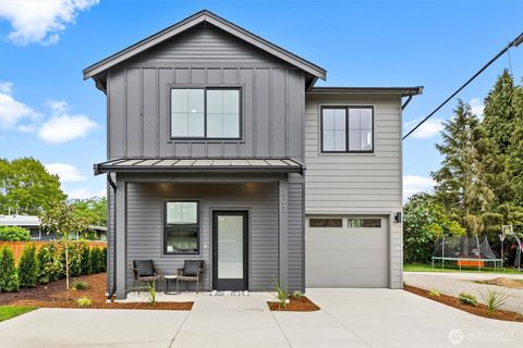 Photo of 303 S 17th Street, Lynden, WA 98264 (MLS # 2521727)