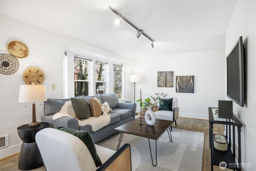 Photo of 209 N 39th Street #201, Seattle, WA 98103 (MLS # 2348641)