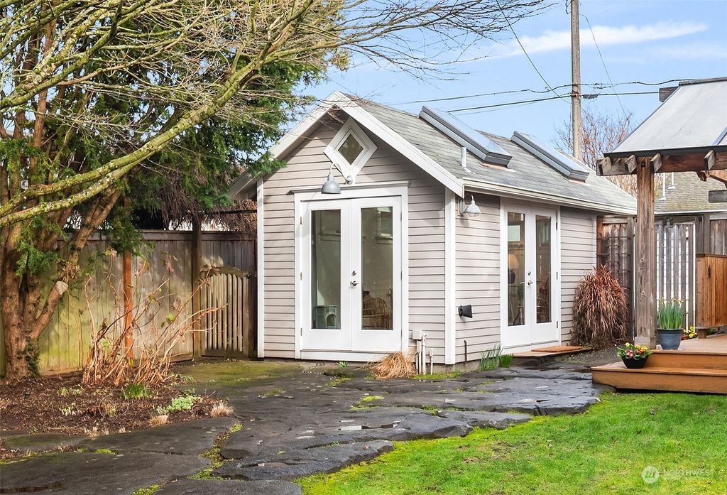 Photo of 5040 42nd Avenue SW, Seattle, WA 98136 (MLS # 2200105)