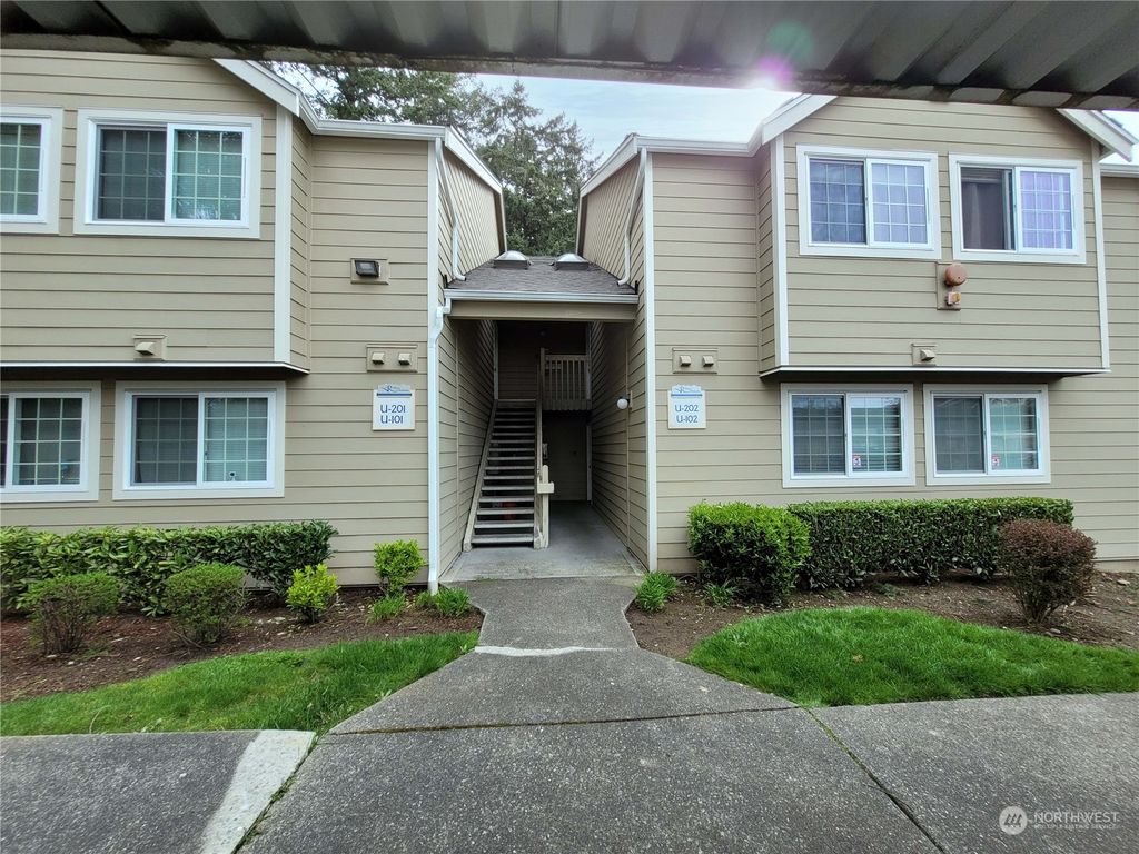 Photo of 28300 18th Avenue S #U202, Federal Way, WA 98003 (MLS # 2056127)