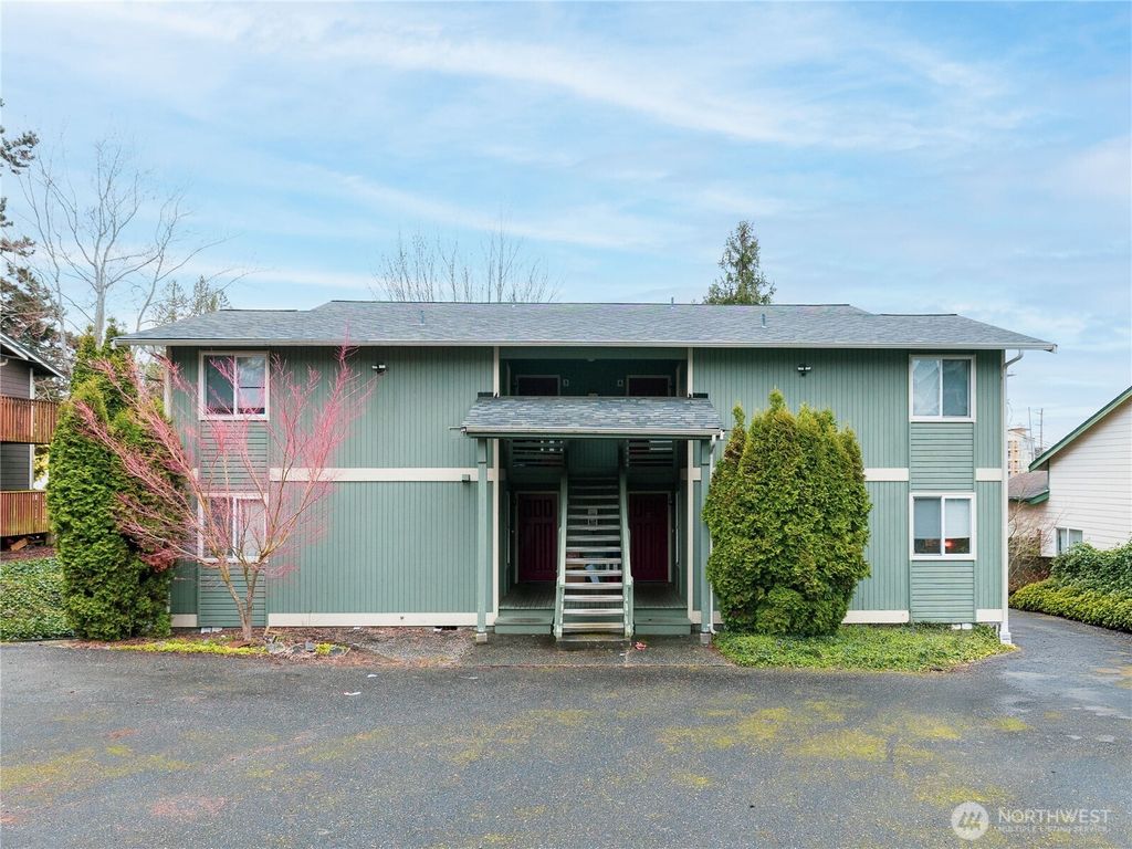 Photo of 1534 Franklin Street, Bellingham, WA 98225 (MLS # 2494539)