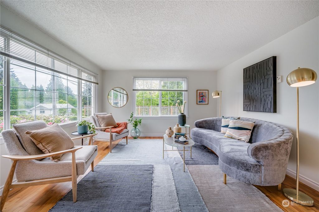 Photo of 2511 NE 150th Street, Shoreline, WA 98155 (MLS # 2247954)
