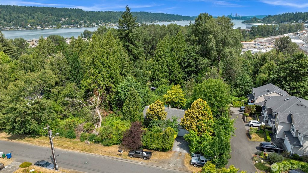 Photo of 1412 N 40th Street, Renton, WA 98056 (MLS # 2393908)