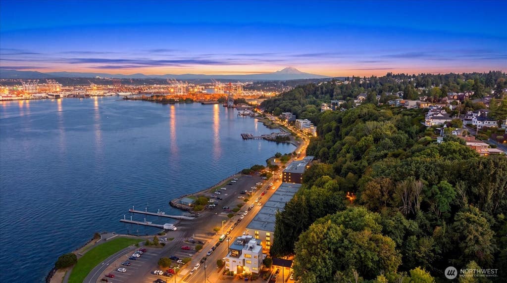 Photo of 1301 Harbor Avenue SW #310, Seattle, WA 98116 (MLS # 2565552)