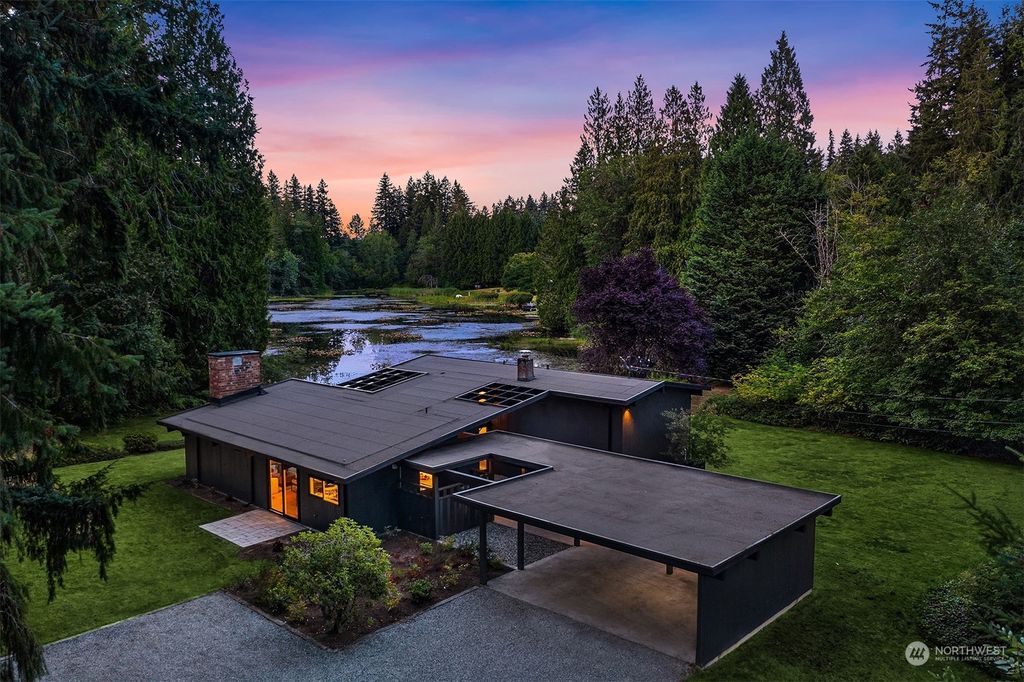 Photo of 2829 252nd Avenue SE, Sammamish, WA 98075 (MLS # 2212166)