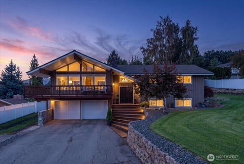 Photo of 149 20th Place NE, East Wenatchee, WA 98802 (MLS # 2588230)