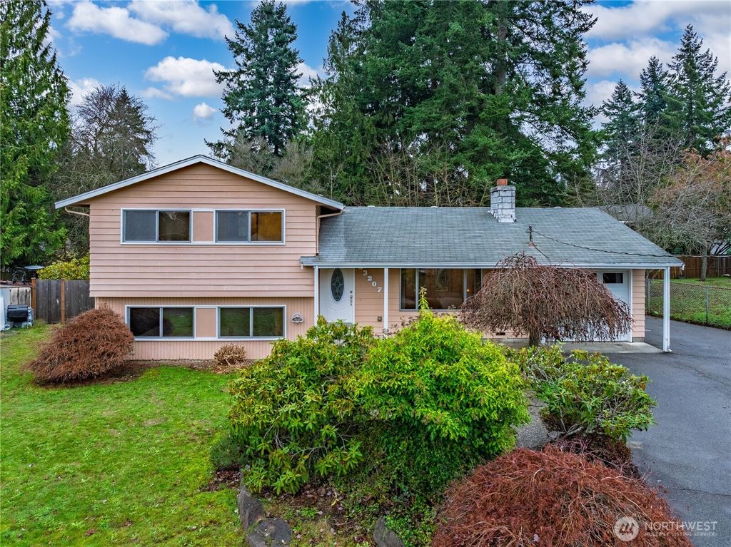 Photo of 23207 45th Avenue W, Mountlake Terrace, WA 98043 (MLS # 2459141)