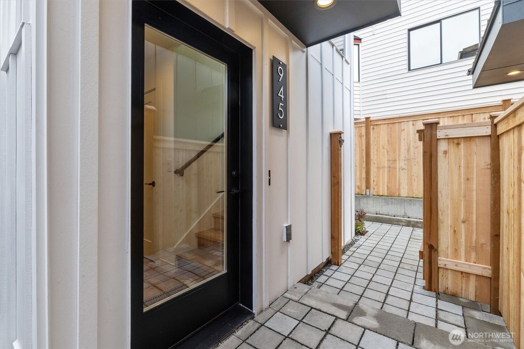 Photo of 945 NW 61st Street, Seattle, WA 98107 (MLS # 2500920)