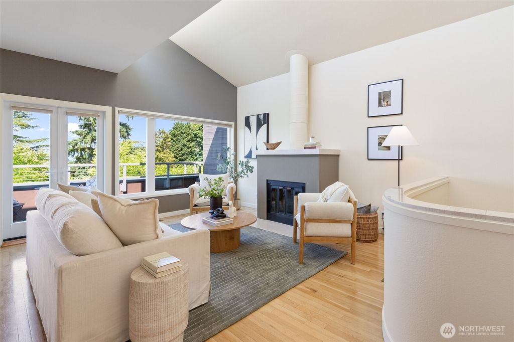 Photo of 101 NW 58th Street #10, Seattle, WA 98107 (MLS # 2409077)