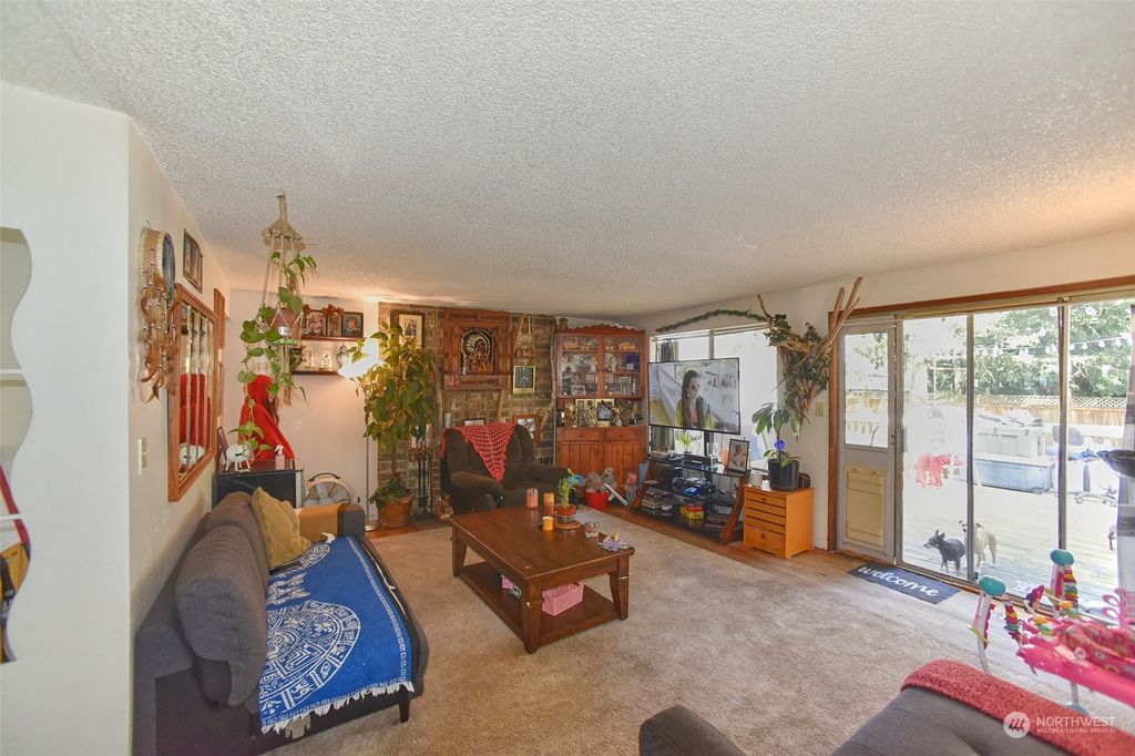 Photo of 17926 91st Place NE, Bothell, WA 98011 (MLS # 2232010)