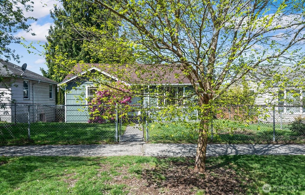 Photo of 7929 17th Avenue SW, Seattle, WA 98106 (MLS # 2364333)