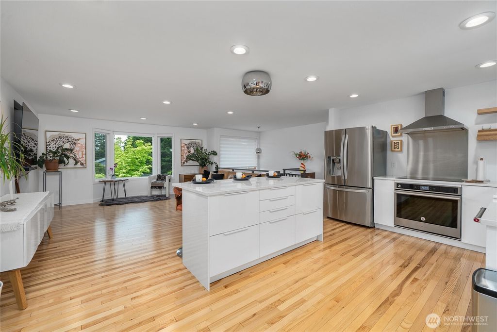 Photo of 18810 111th Place SE, Renton, WA 98055 (MLS # 2371825)