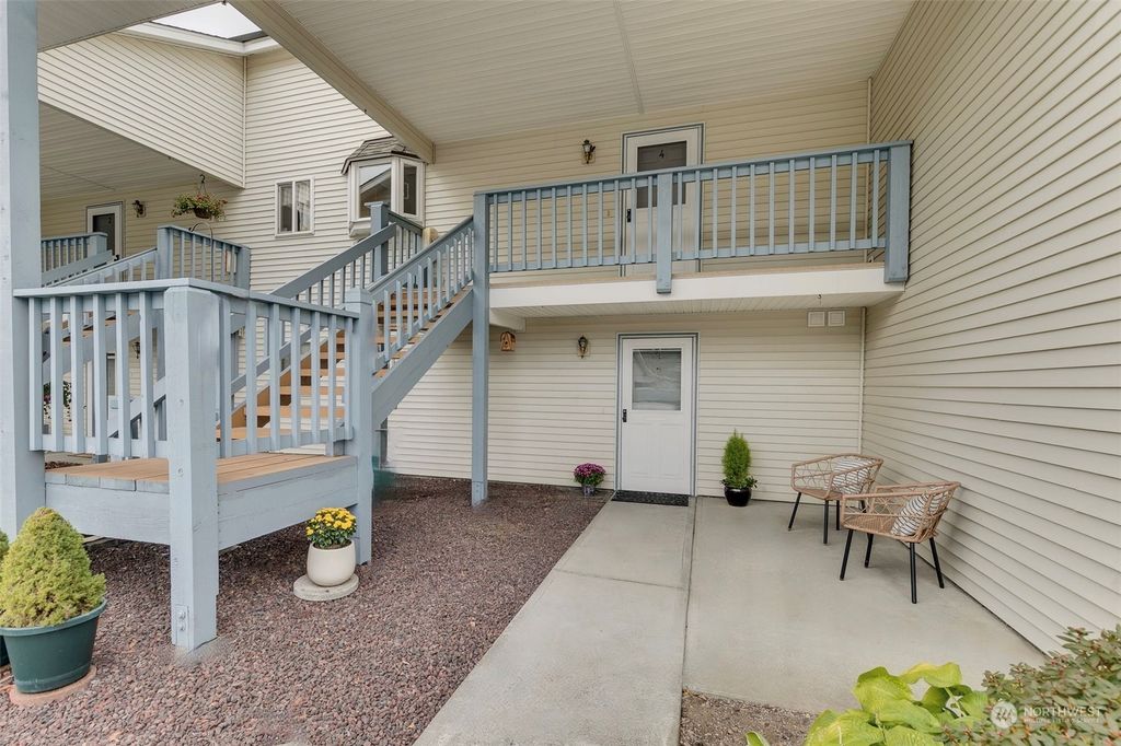 Photo of 20617 28th Avenue W #E3, Lynnwood, WA 98036 (MLS # 2005098)