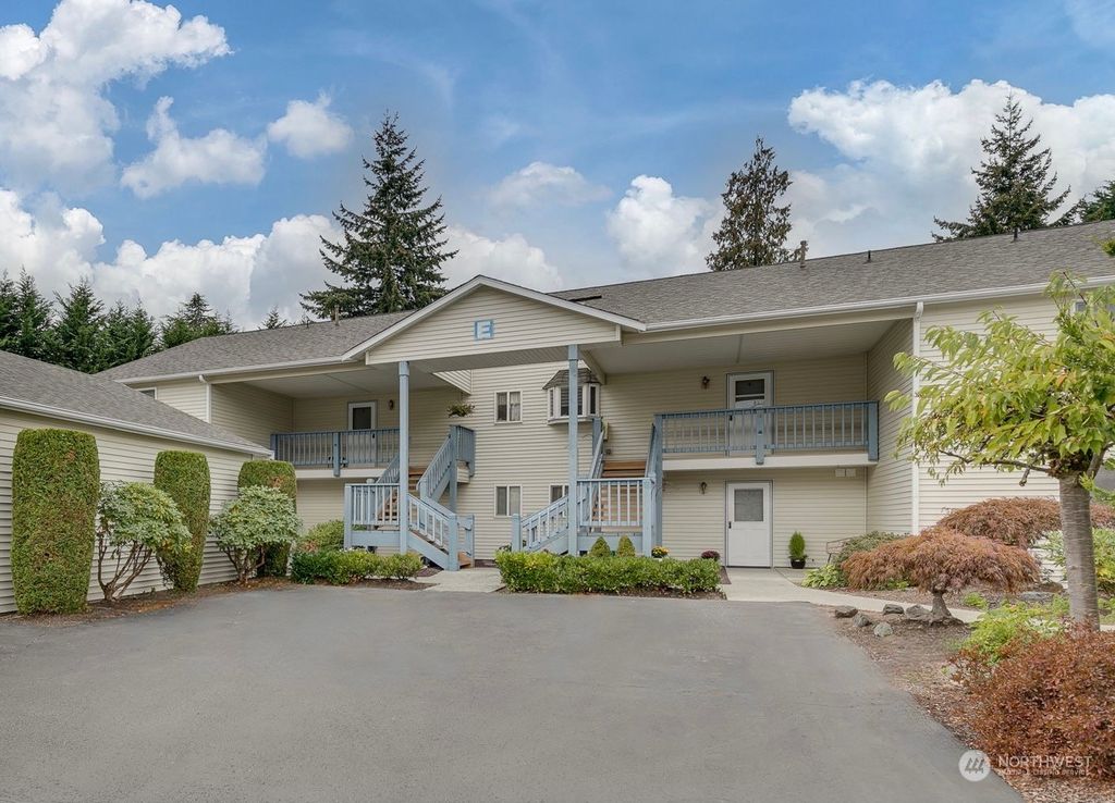 Photo of 20617 28th Avenue W #E3, Lynnwood, WA 98036 (MLS # 2005098)