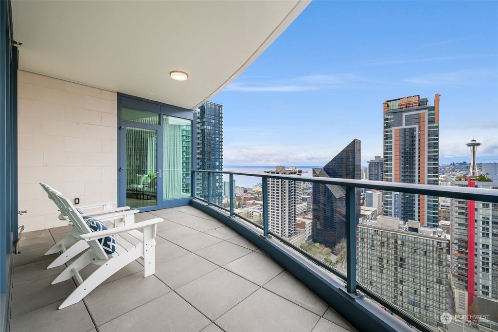 Photo of 1920 4th Avenue #2506, Seattle, WA 98101 (MLS # 2318219)