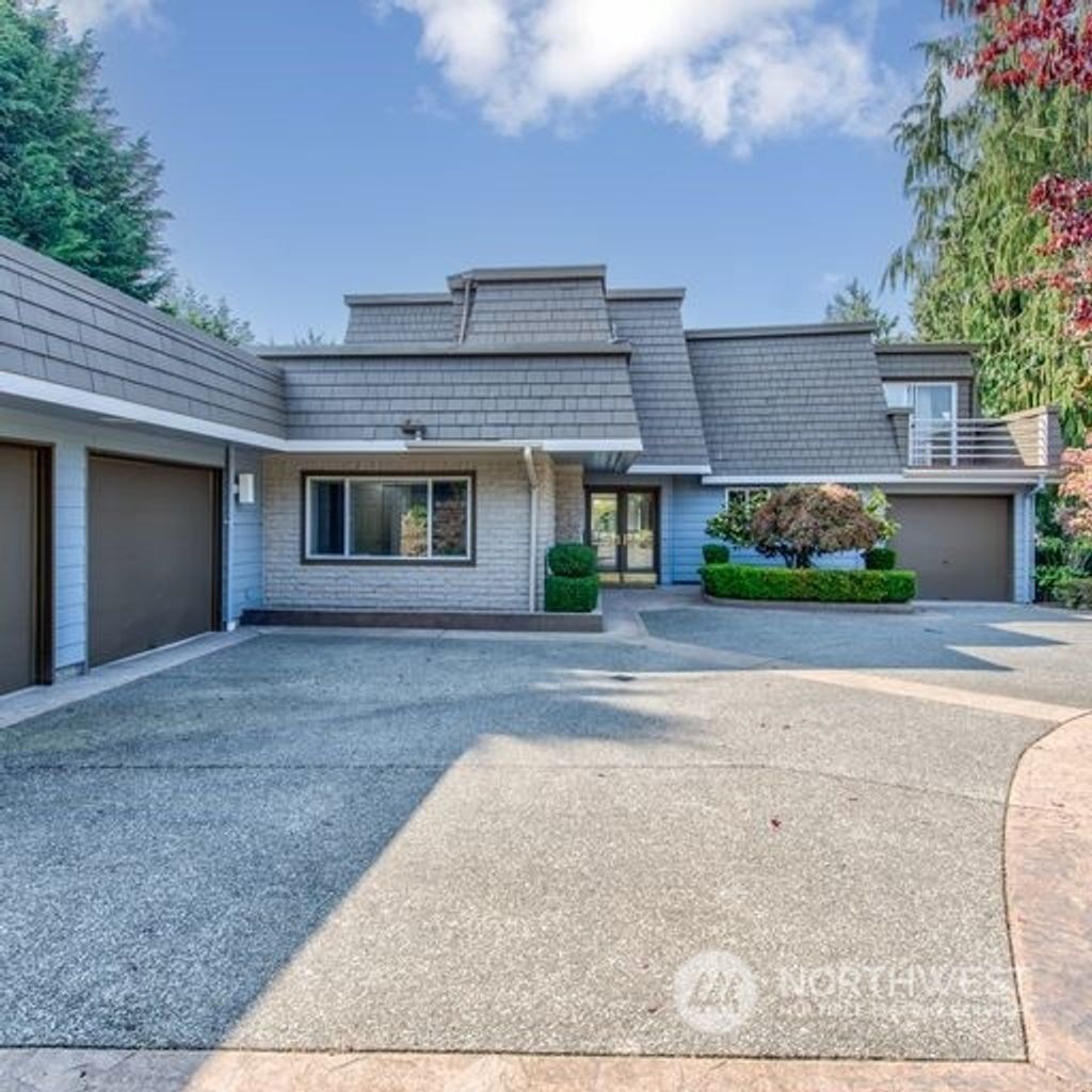 Photo of 1315 7th Street W, Kirkland, WA 98033 (MLS # 1996744)
