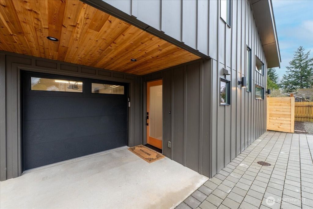 Photo of 11740 Phinney Avenue N, Seattle, WA 98133 (MLS # 2484232)