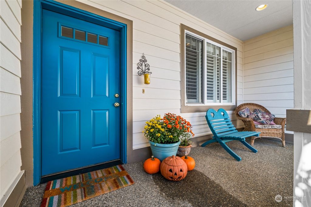 Photo of 2402 NE 19th Street, Renton, WA 98056 (MLS # 2007558)