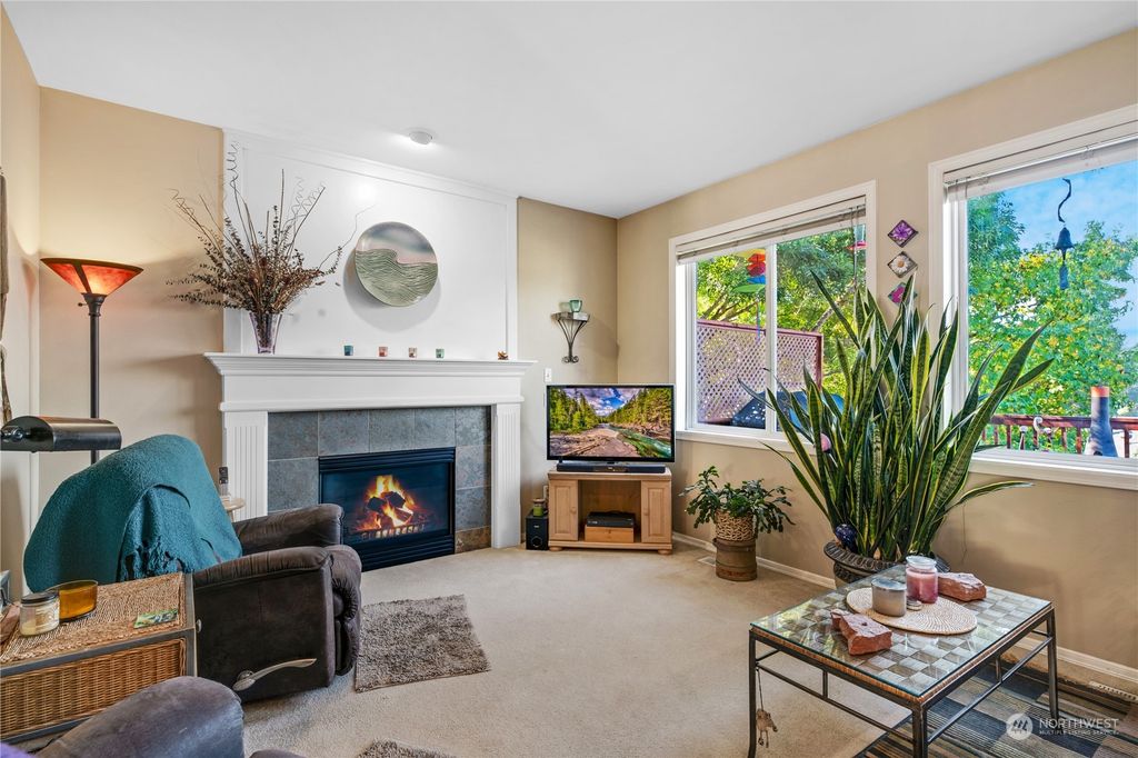 Photo of 2402 NE 19th Street, Renton, WA 98056 (MLS # 2007558)