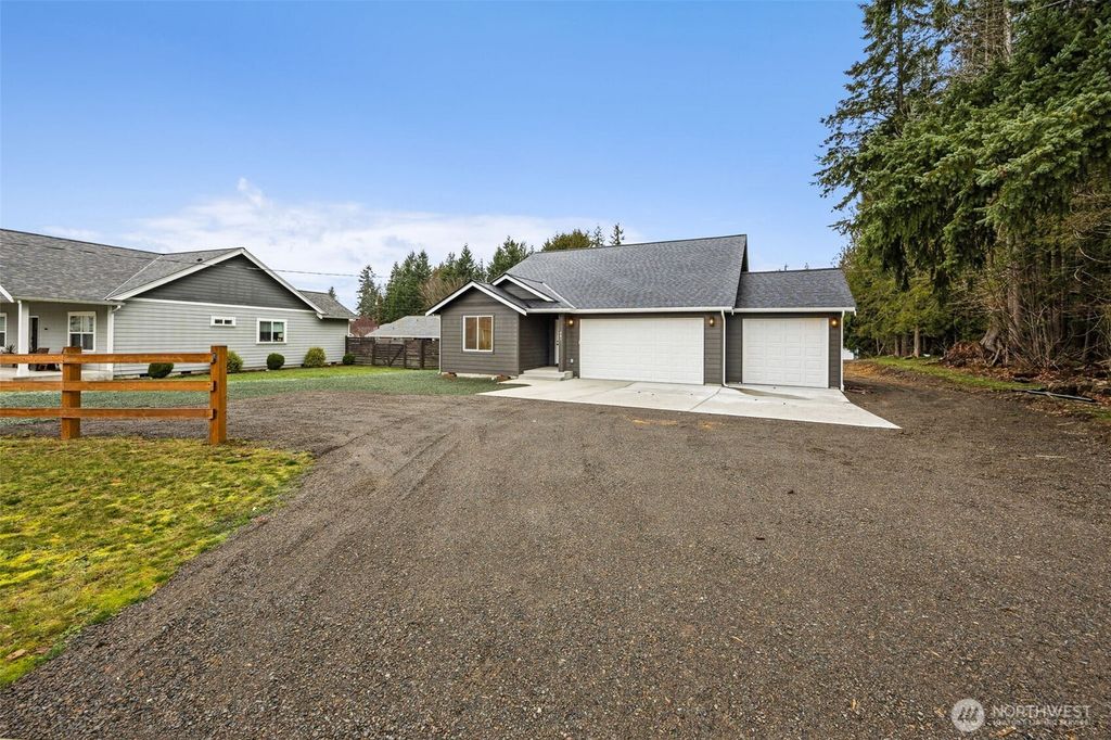 Photo of 401 Pershing Avenue, Carbonado, WA 98323 (MLS # 2479921)