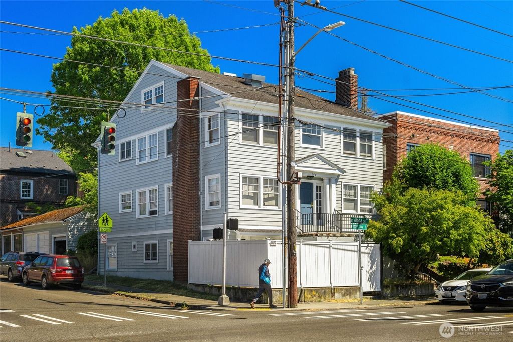 Photo of 746 10th Avenue E, Seattle, WA 98102 (MLS # 2370837)